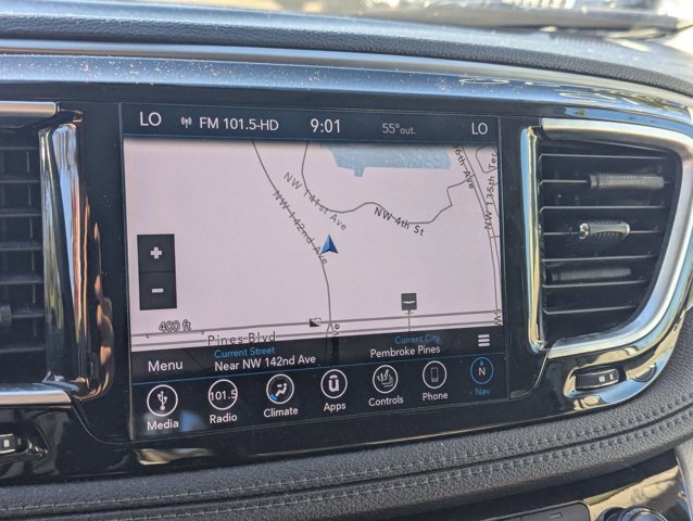 Used 2018 Chrysler Pacifica Limited image 11