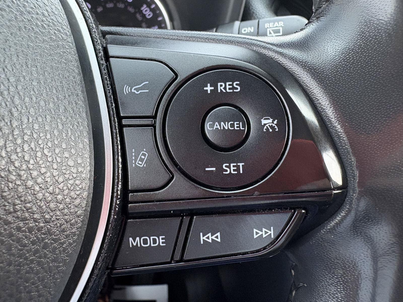 Used 2019 Toyota RAV4 XLE Premium w/ Cold Weather Package AWD/4WD image 14