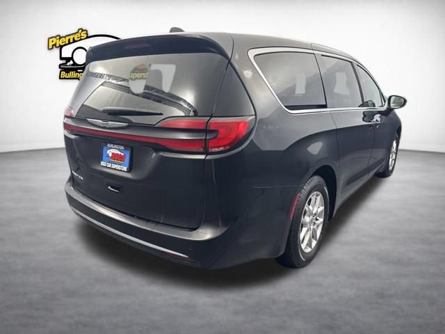Used 2024 Chrysler Pacifica Touring-L FWD image 6
