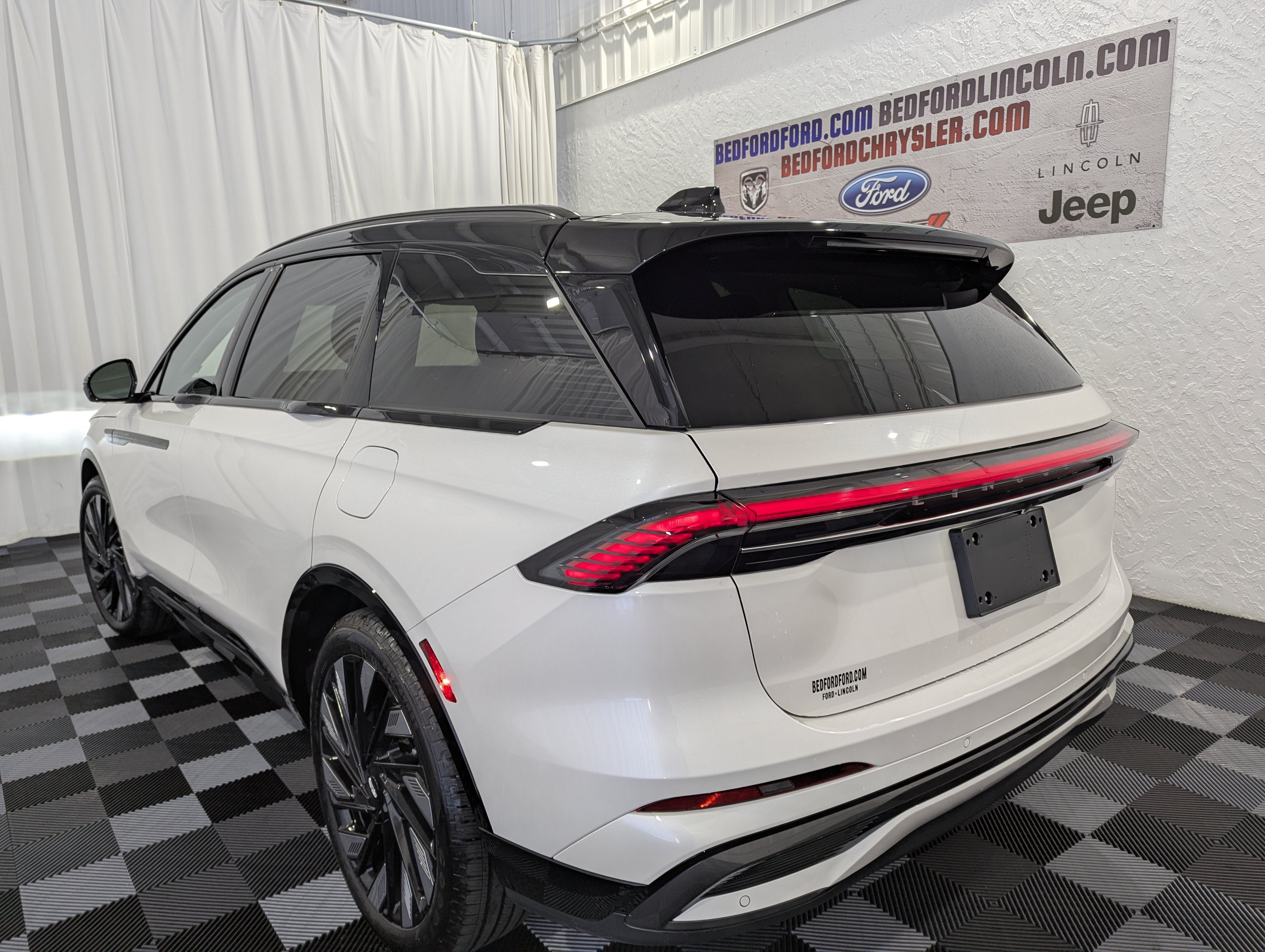 Used 2026 Lincoln Nautilus Reserve AWD/4WD image 10