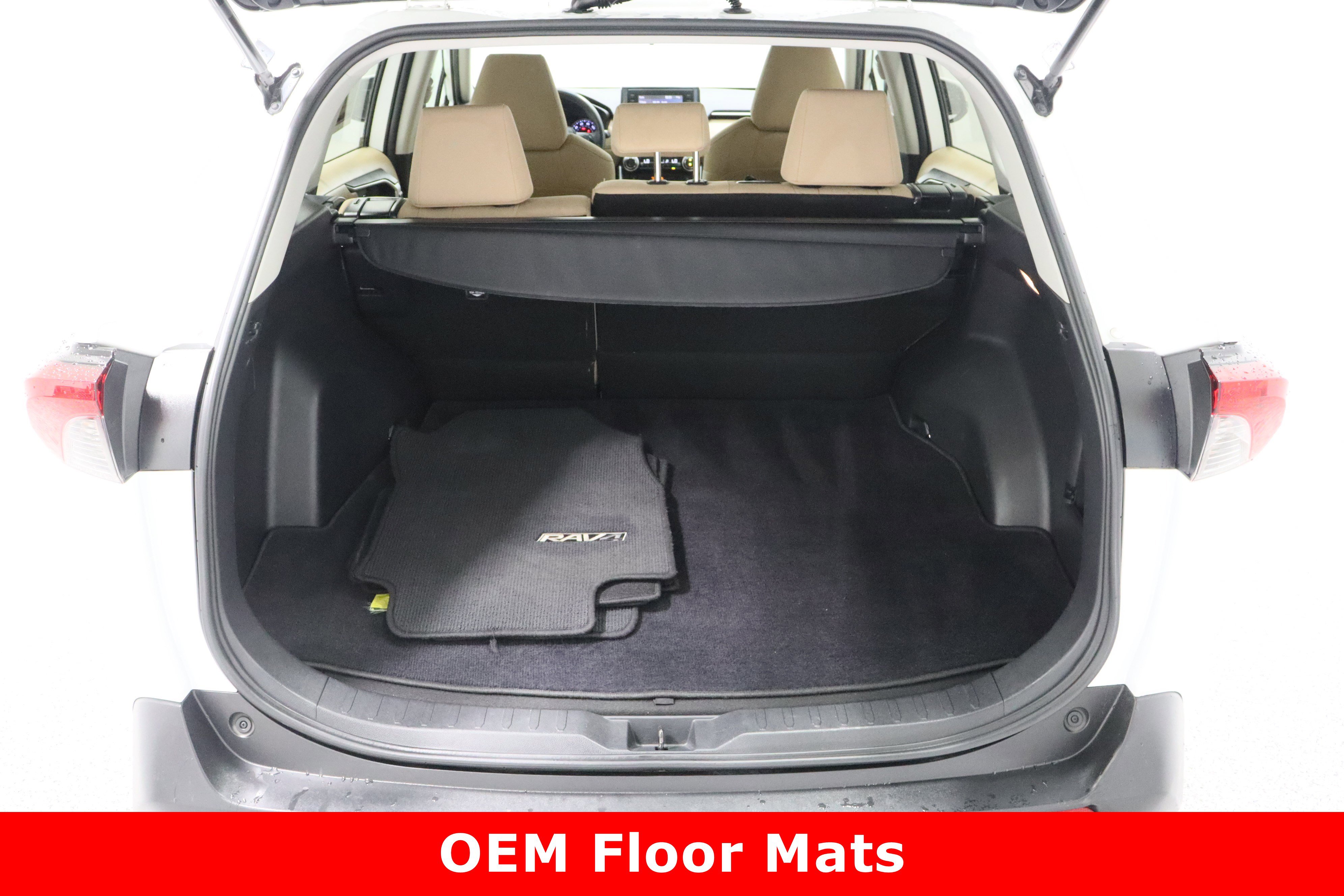 Used 2021 Toyota RAV4 XLE image 32