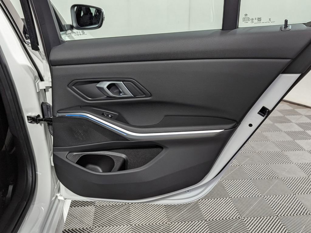 Used 2025 BMW 330i xDrive Sedan w/ Convenience Package image 38