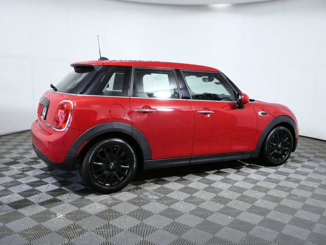 Used 2019 MINI Cooper 4-Door Hardtop image 8