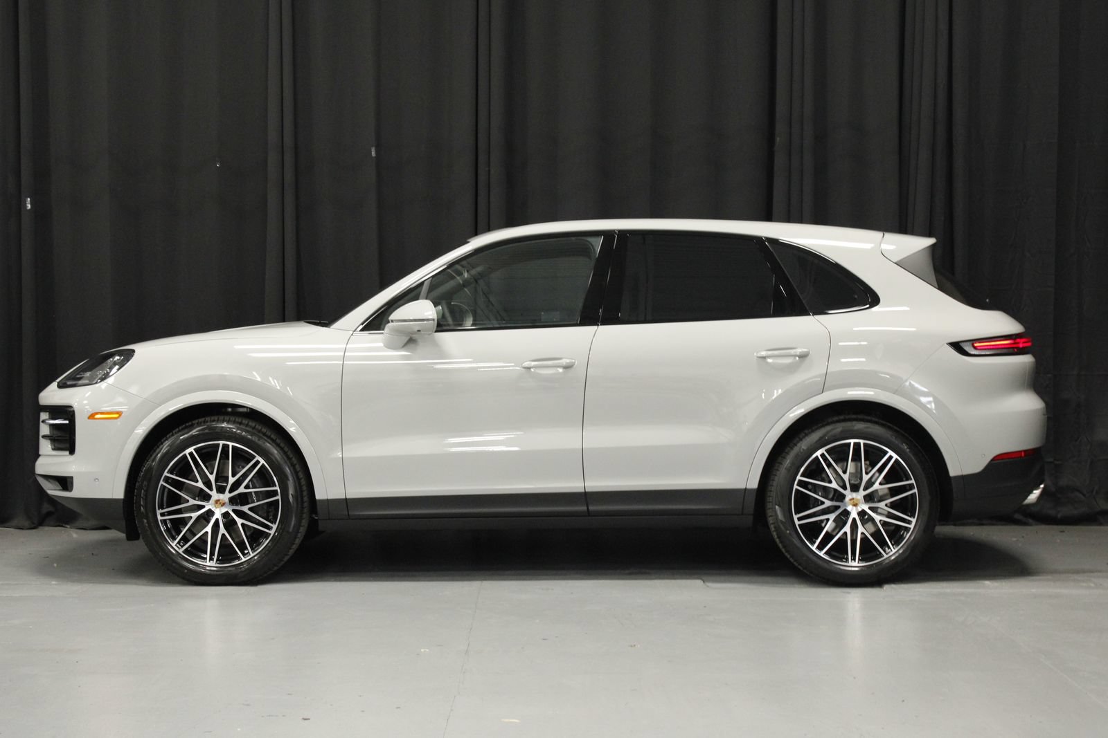 New 2026 Porsche Cayenne AWD/4WD image 2