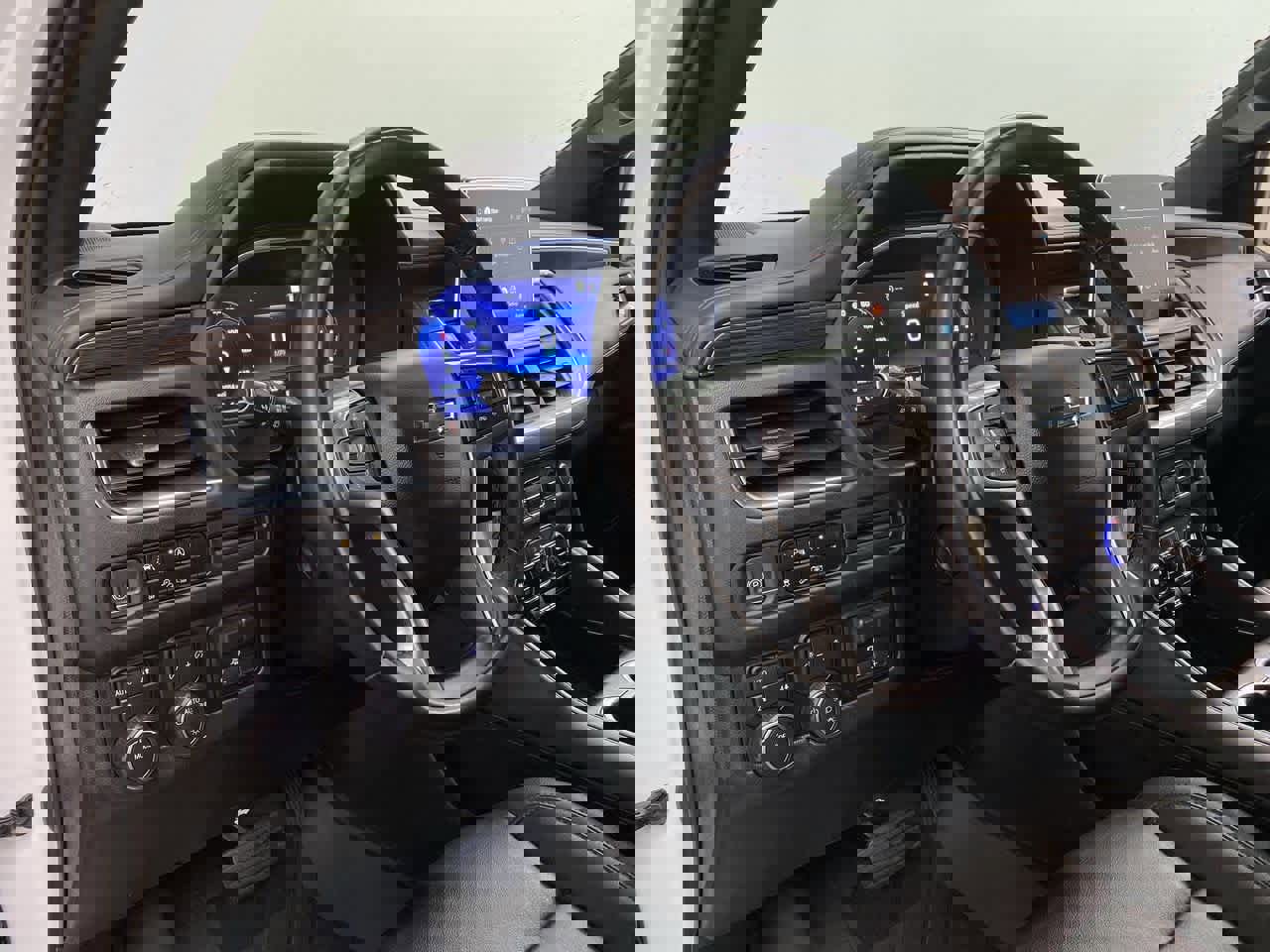 Used 2023 Chevrolet Tahoe Z71 w/ Luxury Package image 2