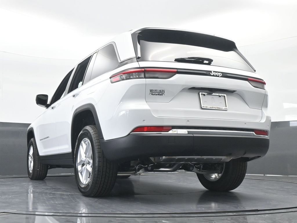 New 2025 Jeep Grand Cherokee Laredo RWD image 57