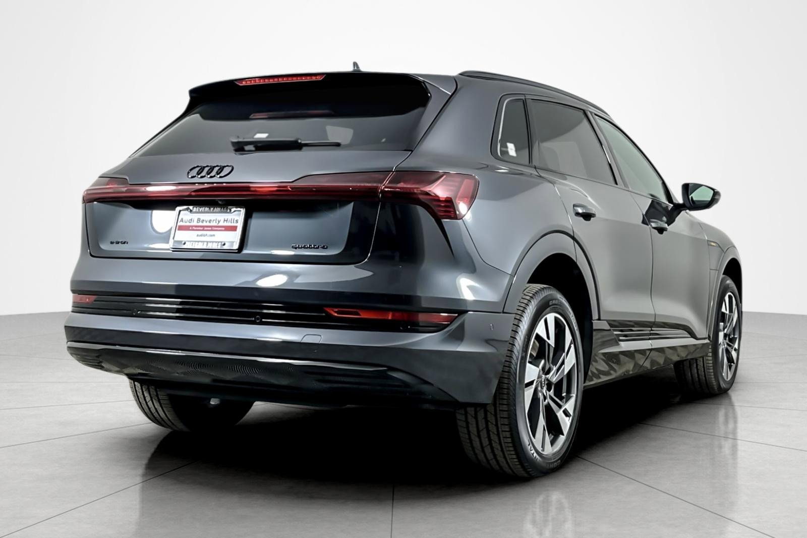 Certified 2023 Audi e-tron Premium w/ Convenience Plus Package image 5