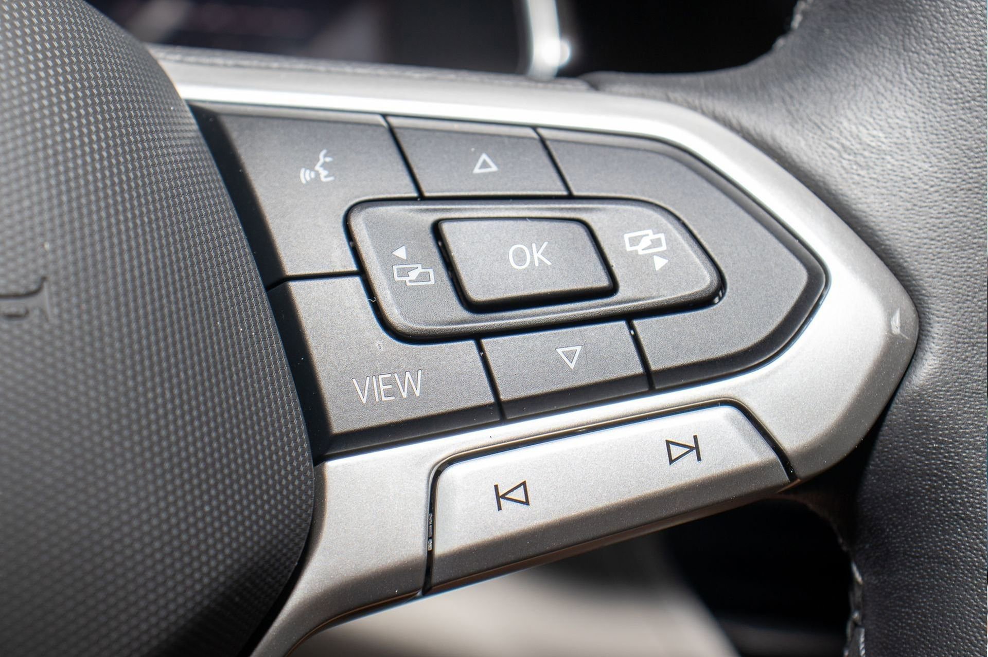 Used 2023 Volkswagen Jetta SE image 26