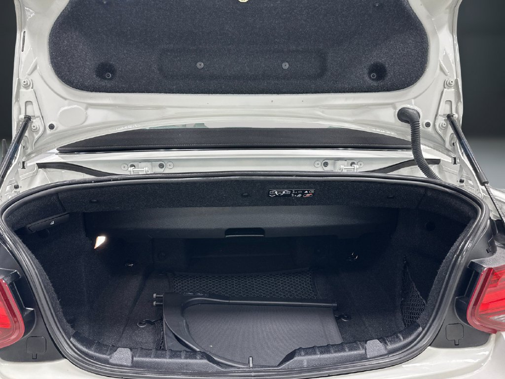 Used 2018 BMW 230i Convertible RWD image 12