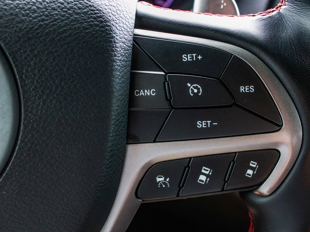 Used 2021 Jeep Grand Cherokee Trailhawk w/ Premium Lighting Group AWD/4WD image 29