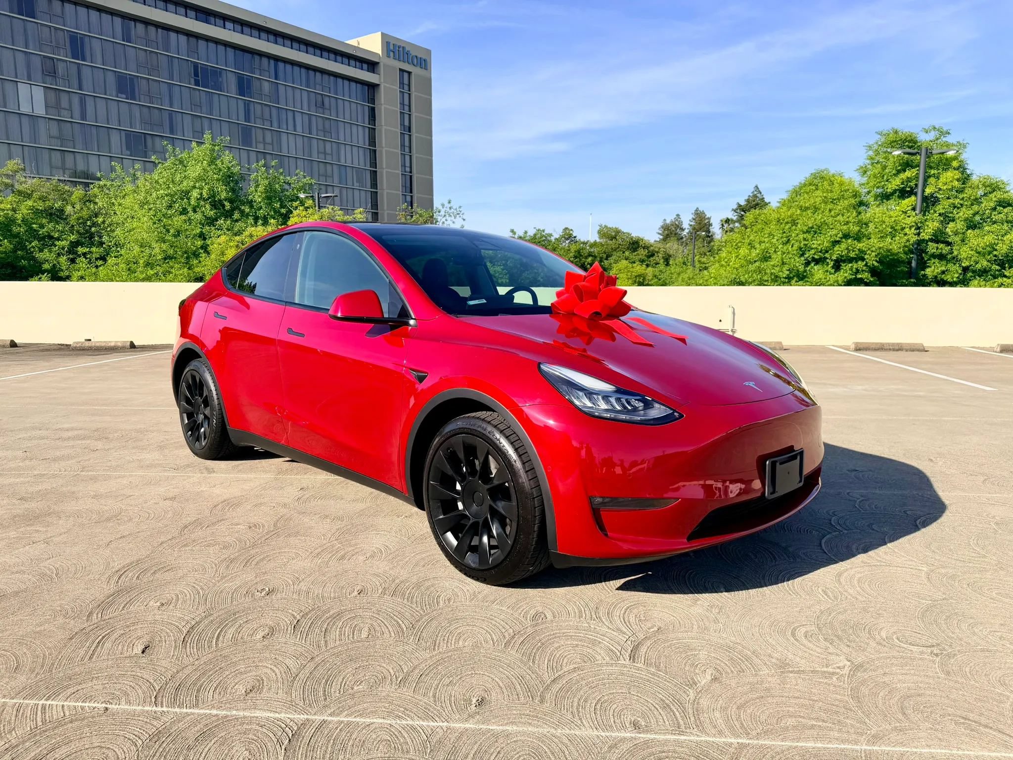 Used 2021 Tesla Model Y Long Range AWD/4WD image 1