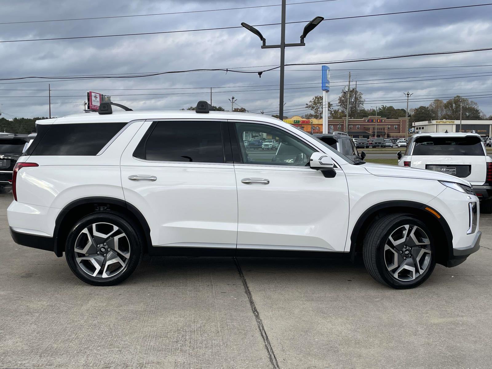 Used 2025 Hyundai Palisade SEL image 2