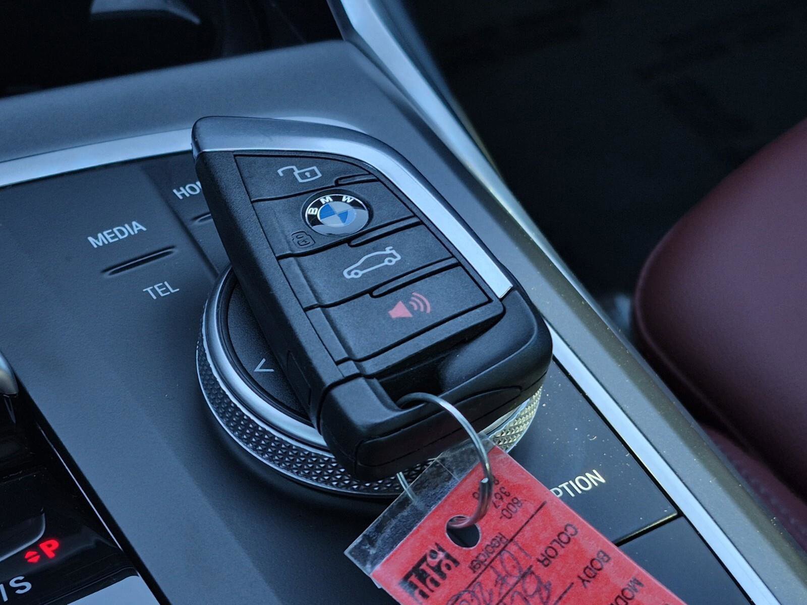 Certified 2025 BMW 230i 230i w/ Convenience Package image 32