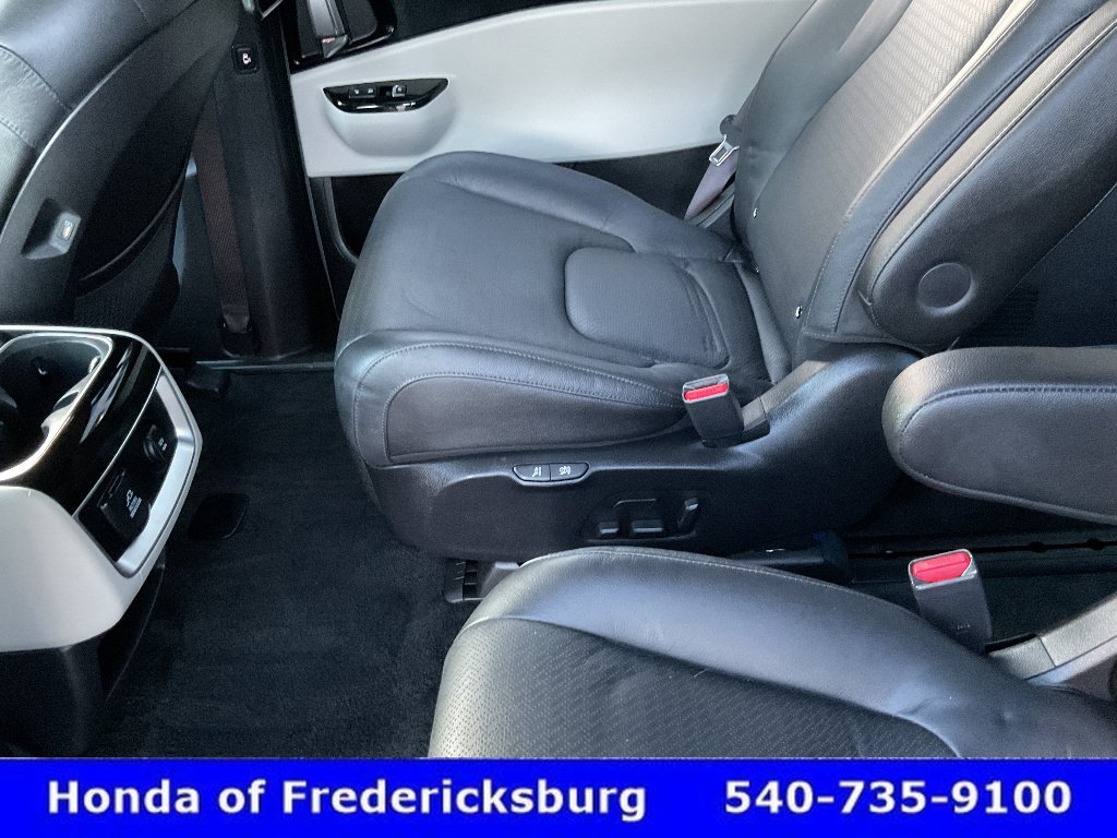 Used 2023 Kia Carnival SX Prestige FWD image 33