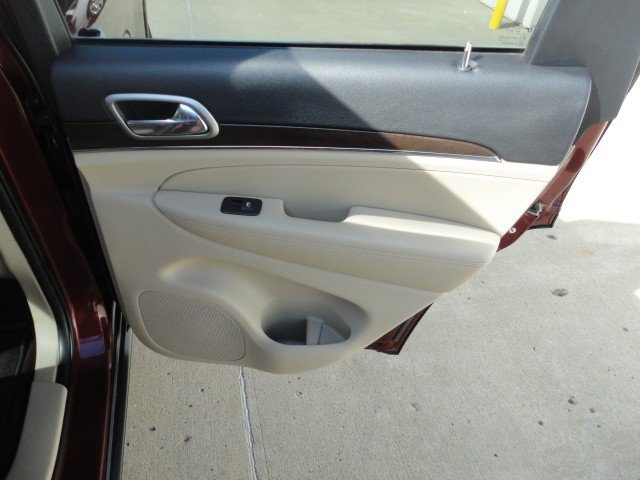 Used 2018 Jeep Grand Cherokee Limited AWD/4WD image 16