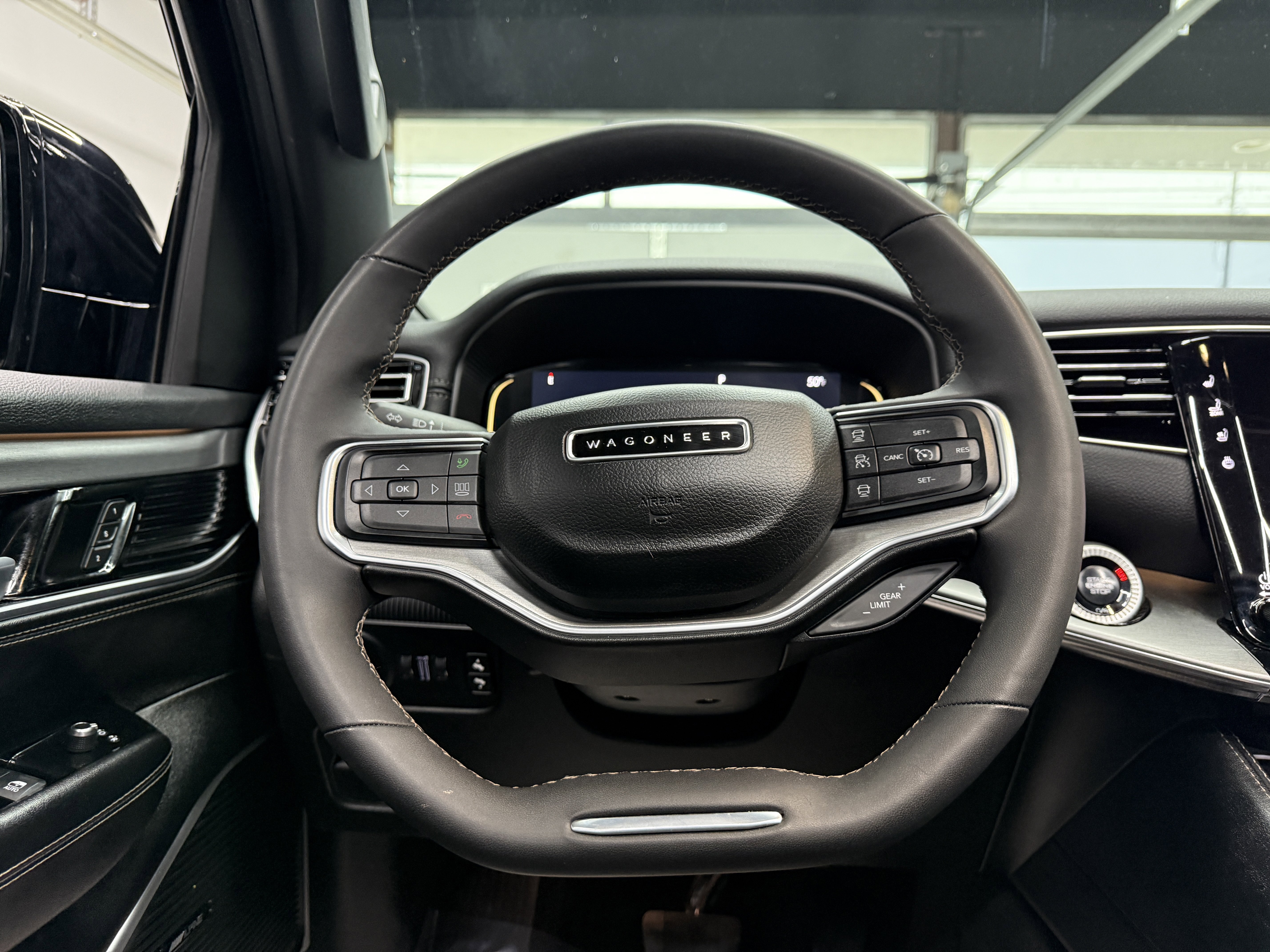 Used 2024 Jeep Wagoneer Series II image 16