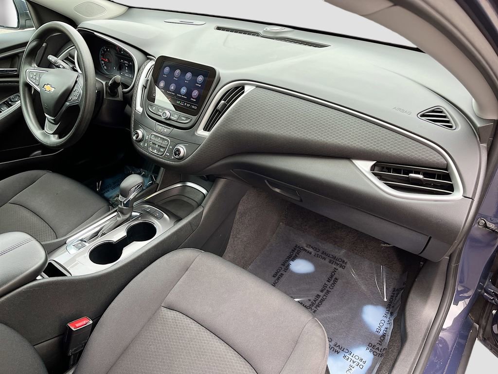 Used 2025 Chevrolet Malibu LT FWD image 33