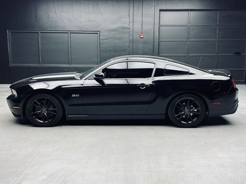 Used 2012 Ford Mustang GT w/ Electronics Pkg RWD image 5