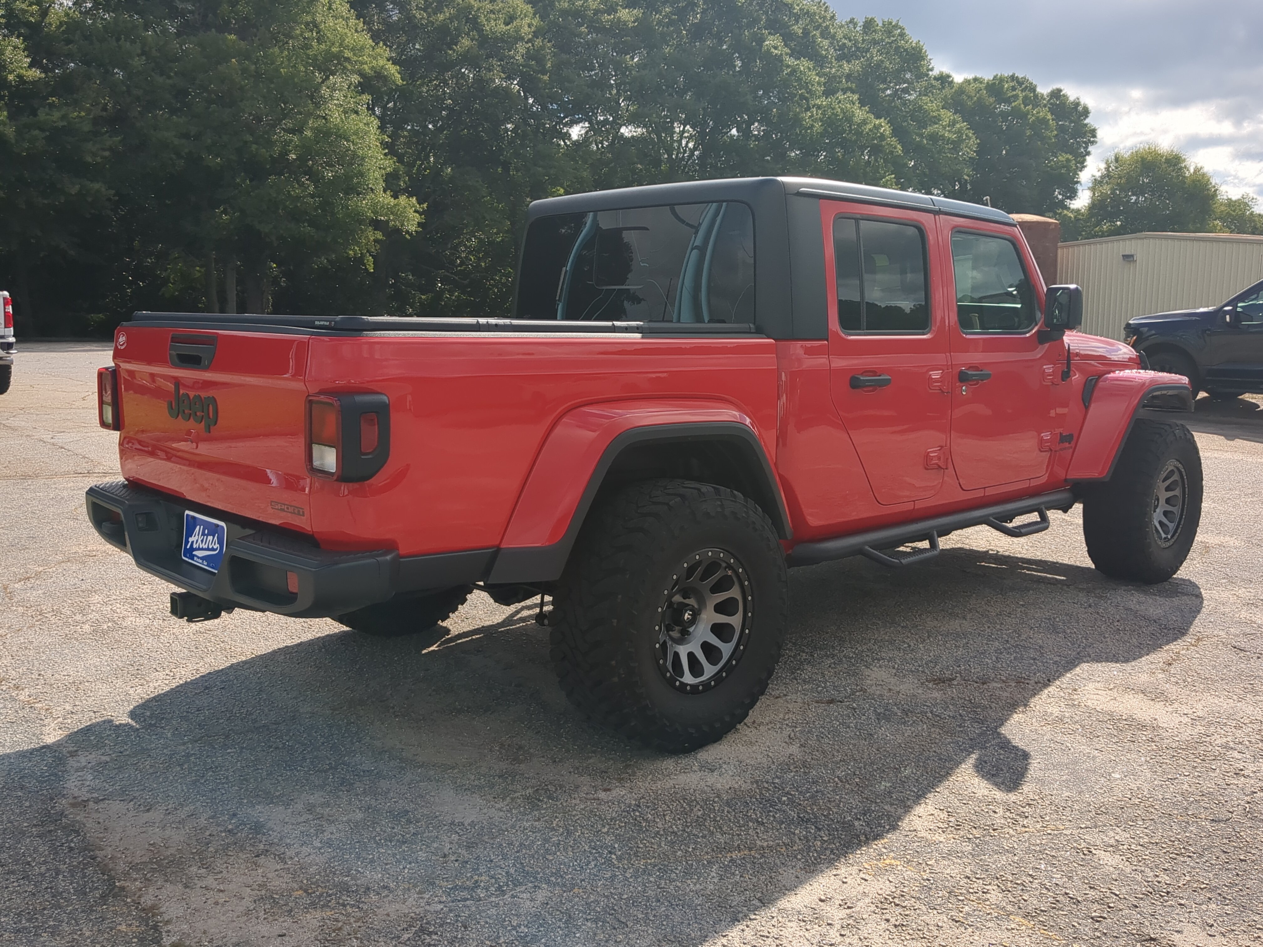 Used 2021 Jeep Gladiator Sport AWD/4WD image 3