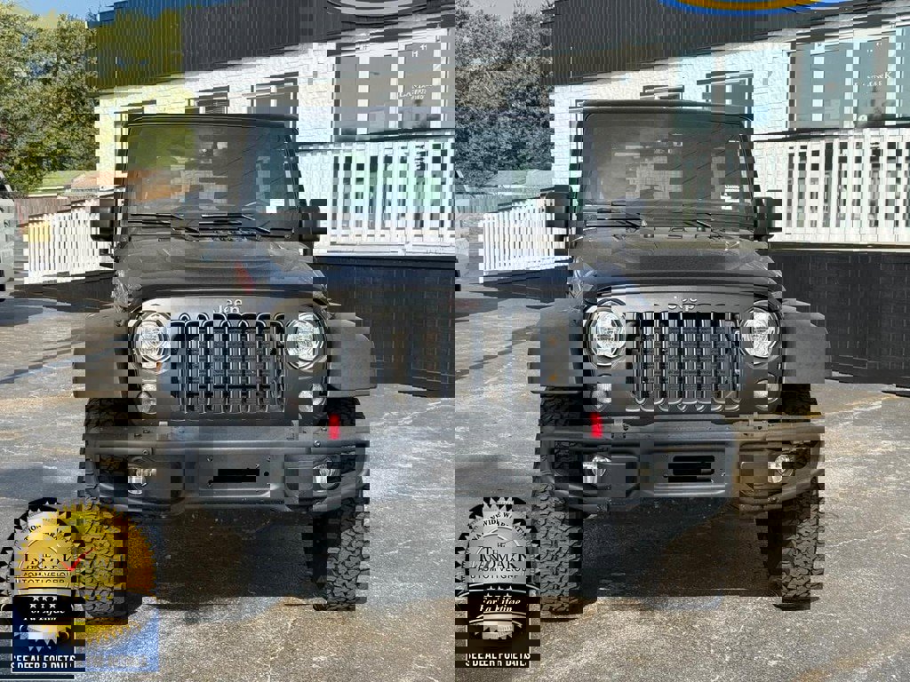 Used 2018 Jeep Wrangler Unlimited Rubicon image 2