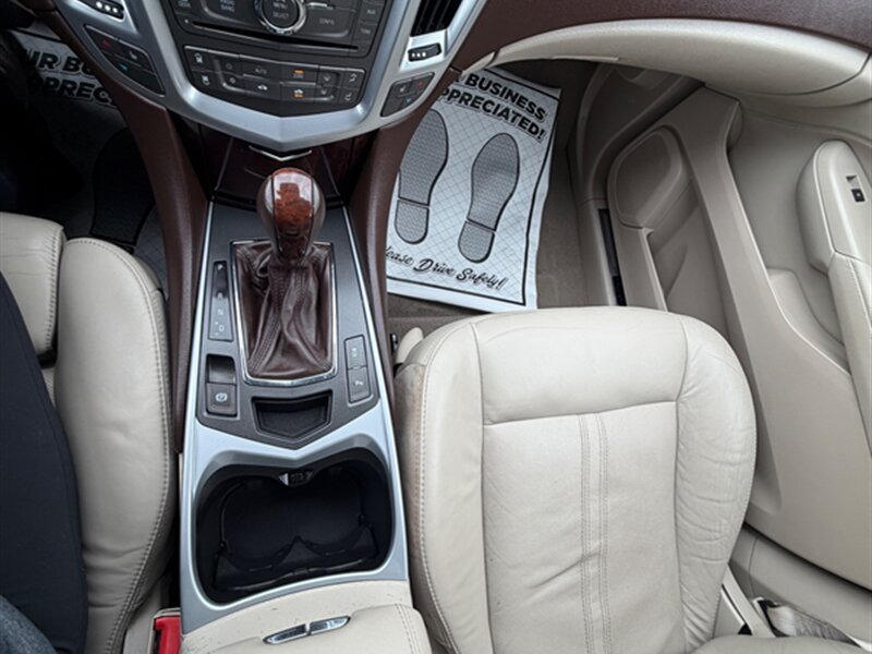 Used 2011 Cadillac SRX Luxury FWD image 15