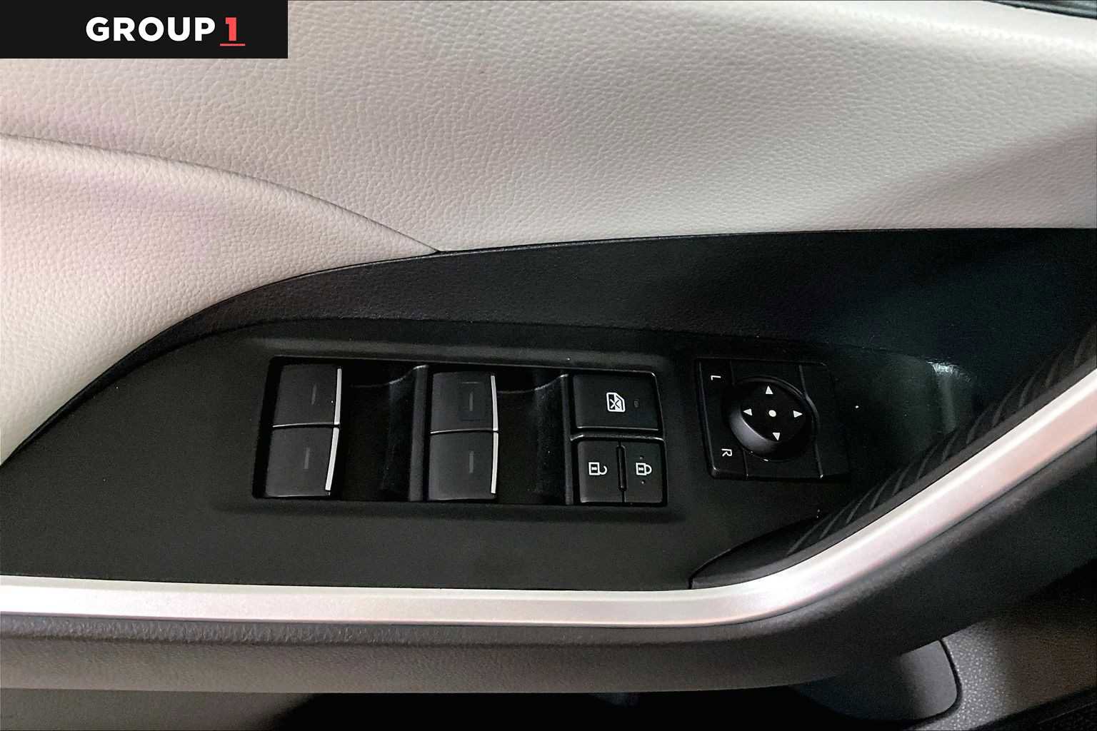 Used 2025 Toyota RAV4 XLE image 35