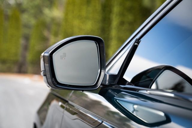 Used 2021 Land Rover Range Rover Velar R-Dynamic S image 24