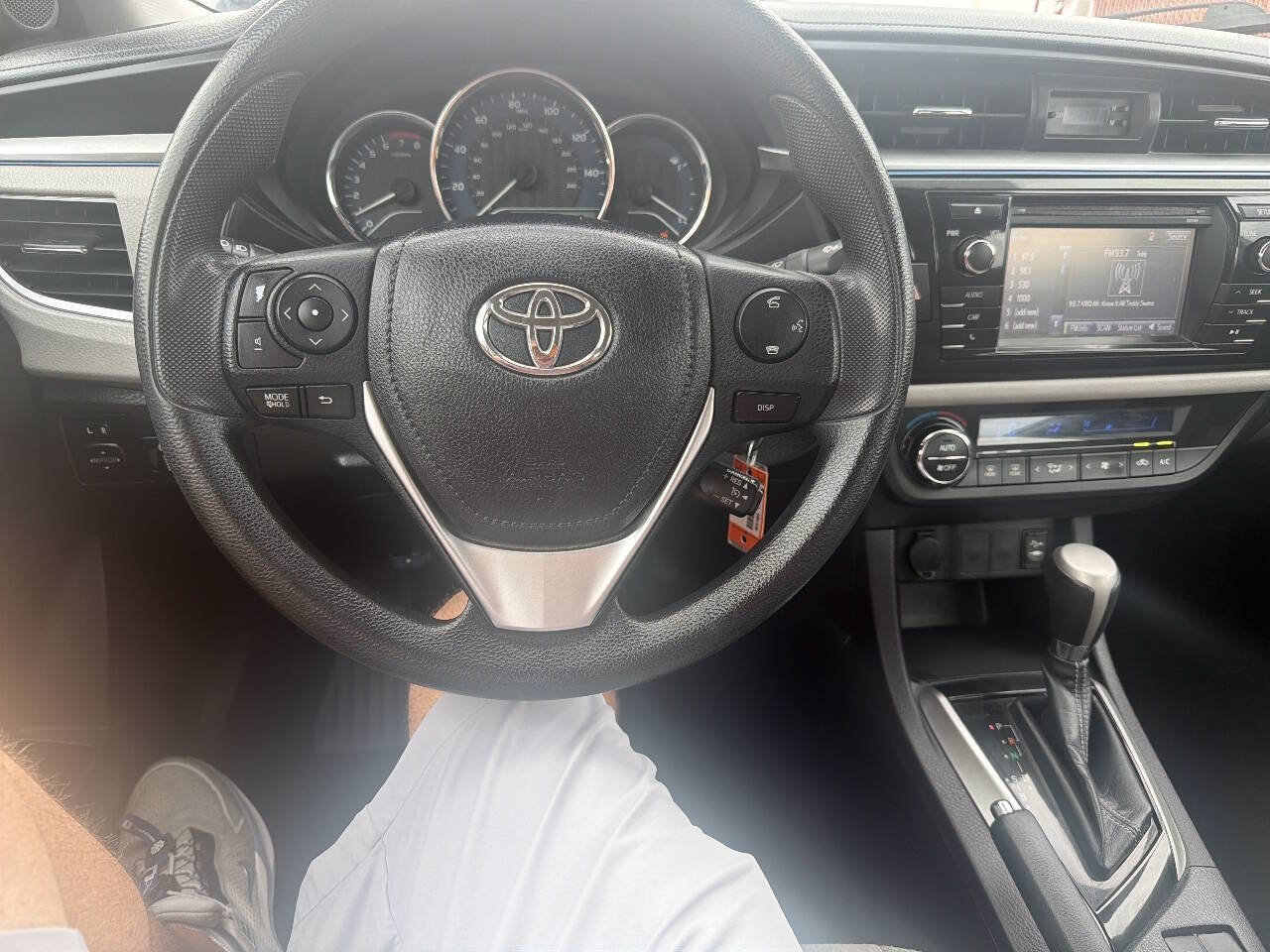 Used 2014 Toyota Corolla LE FWD image 16