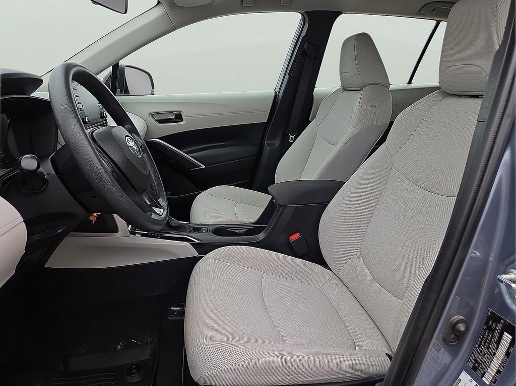 Used 2022 Toyota Corolla Cross L AWD/4WD image 14