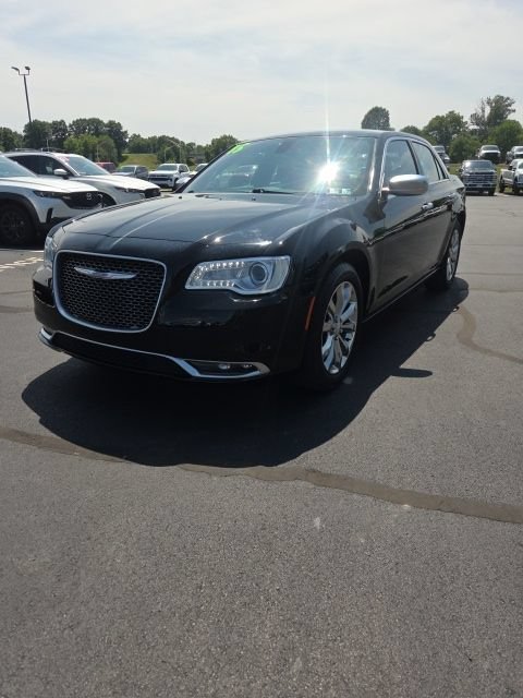 Used 2015 Chrysler 300 C Platinum w/ Harman/Kardon Audio Group AWD/4WD image 7