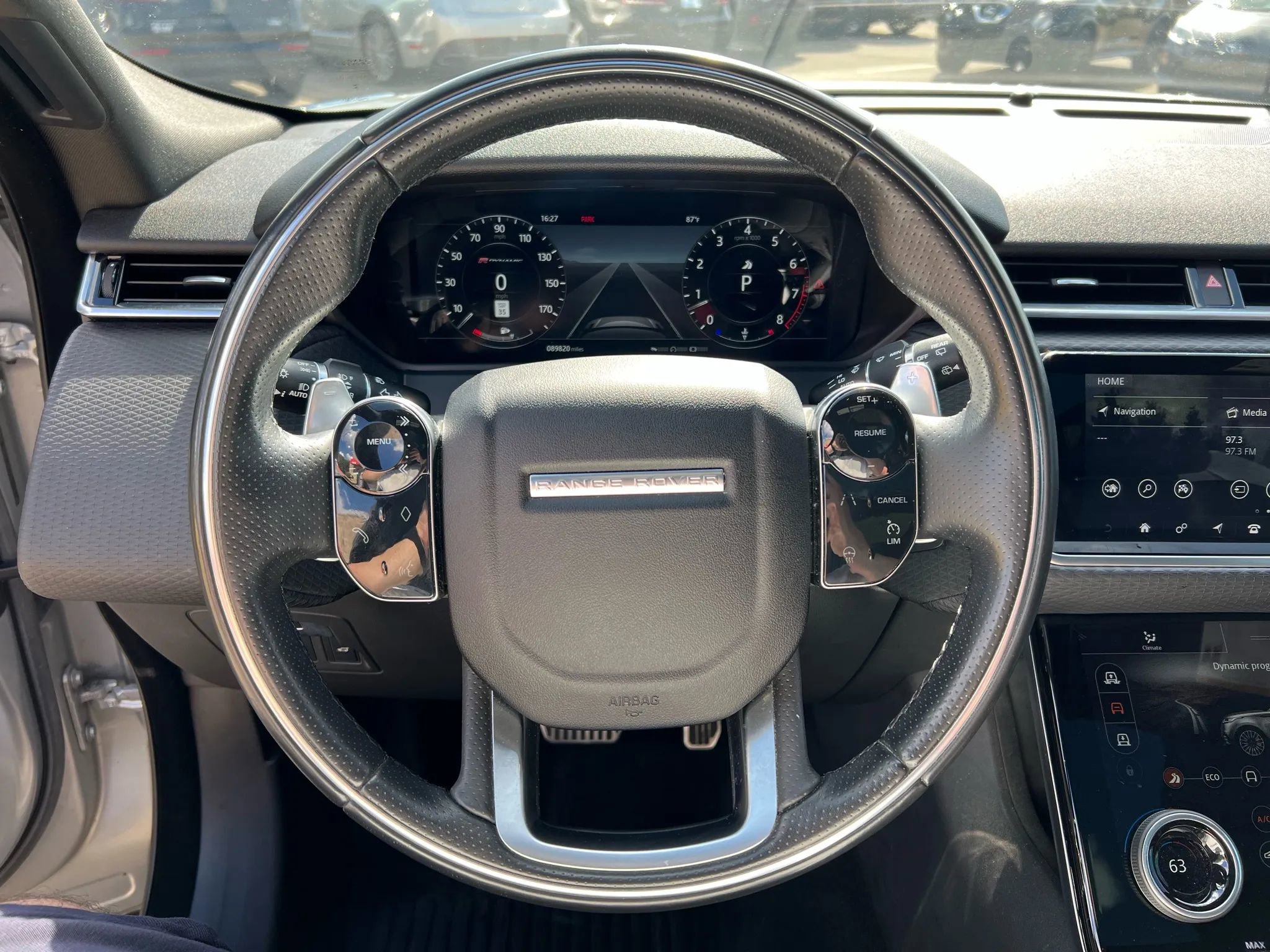 Used 2018 Land Rover Range Rover Velar R-Dynamic SE image 11