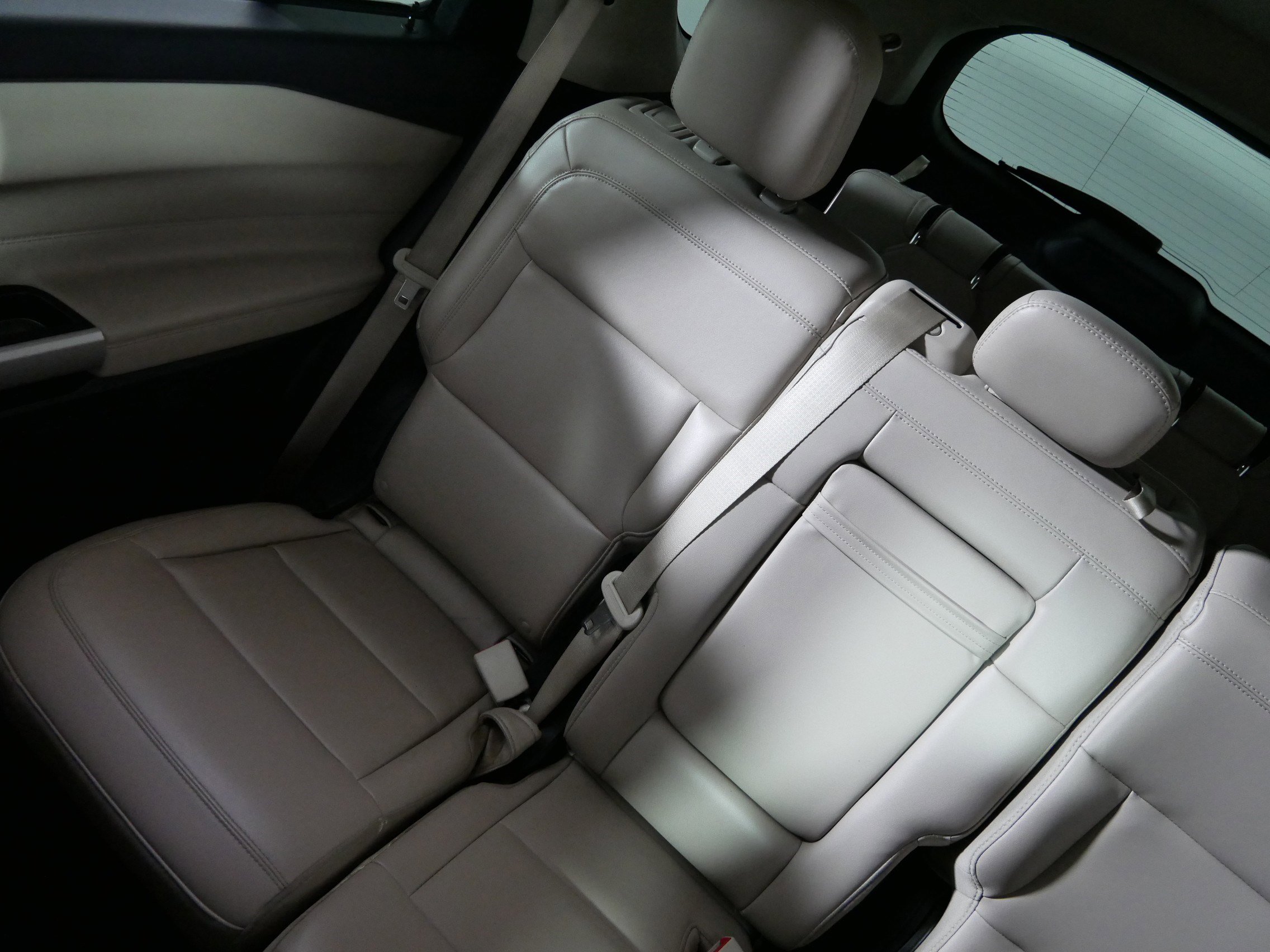 Used 2023 Ford Explorer XLT w/ Equipment Group 202A image 12