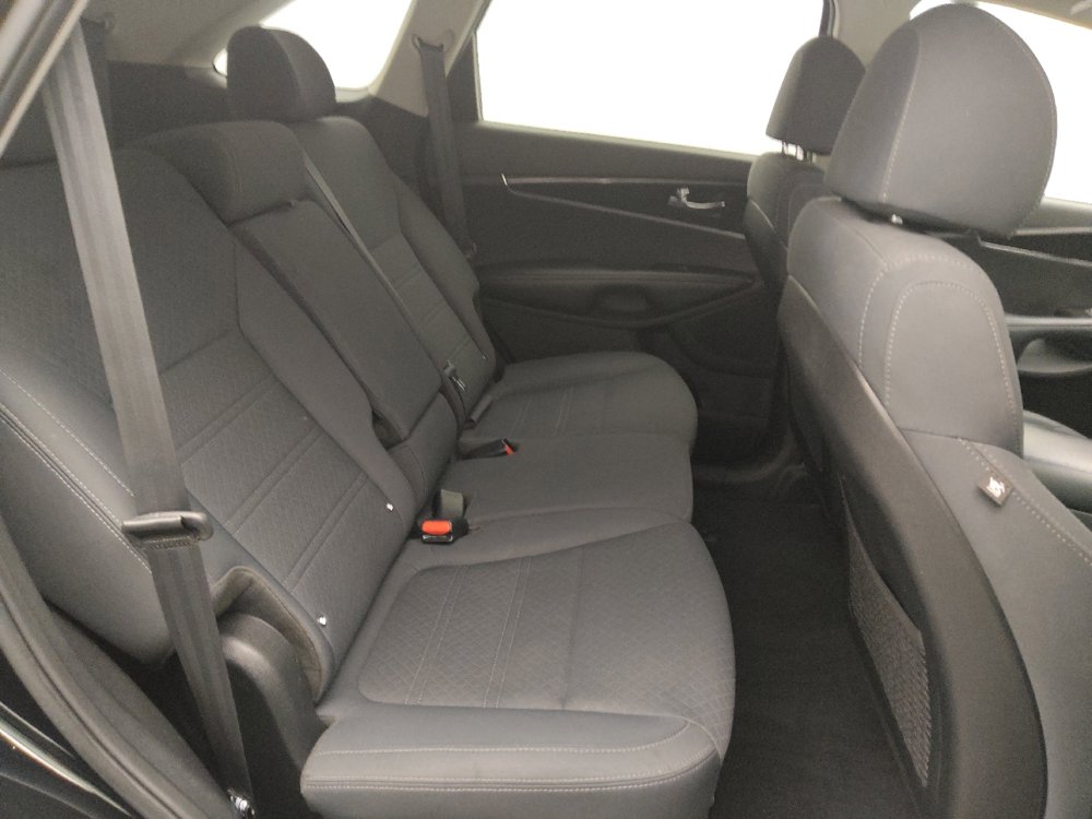 Used 2018 Kia Sorento LX image 19