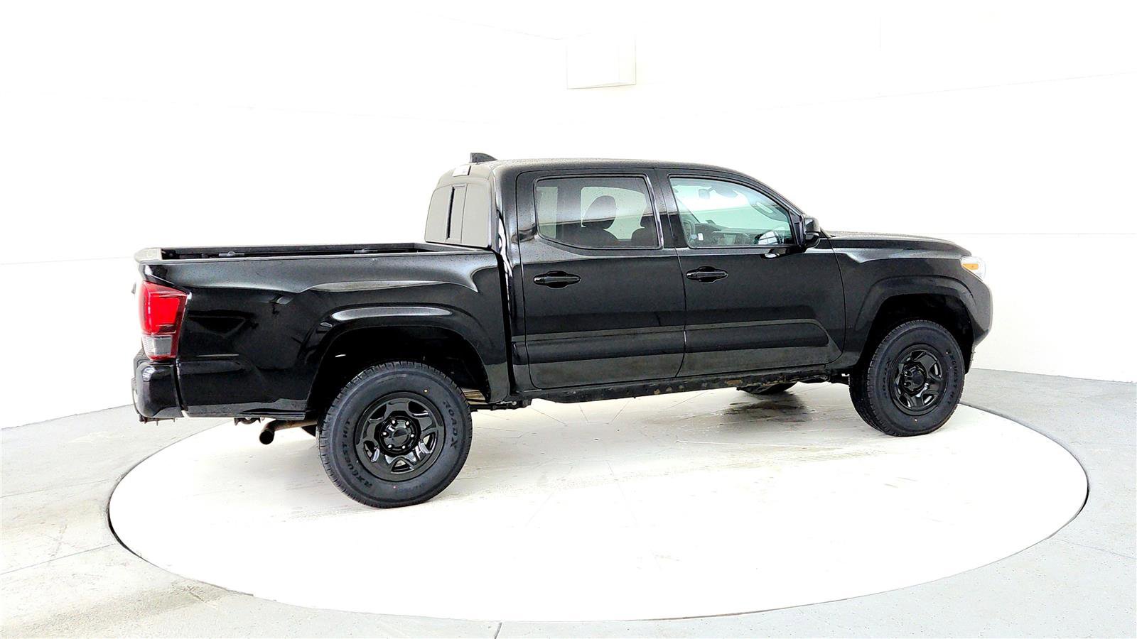 Certified 2023 Toyota Tacoma SR AWD/4WD image 6