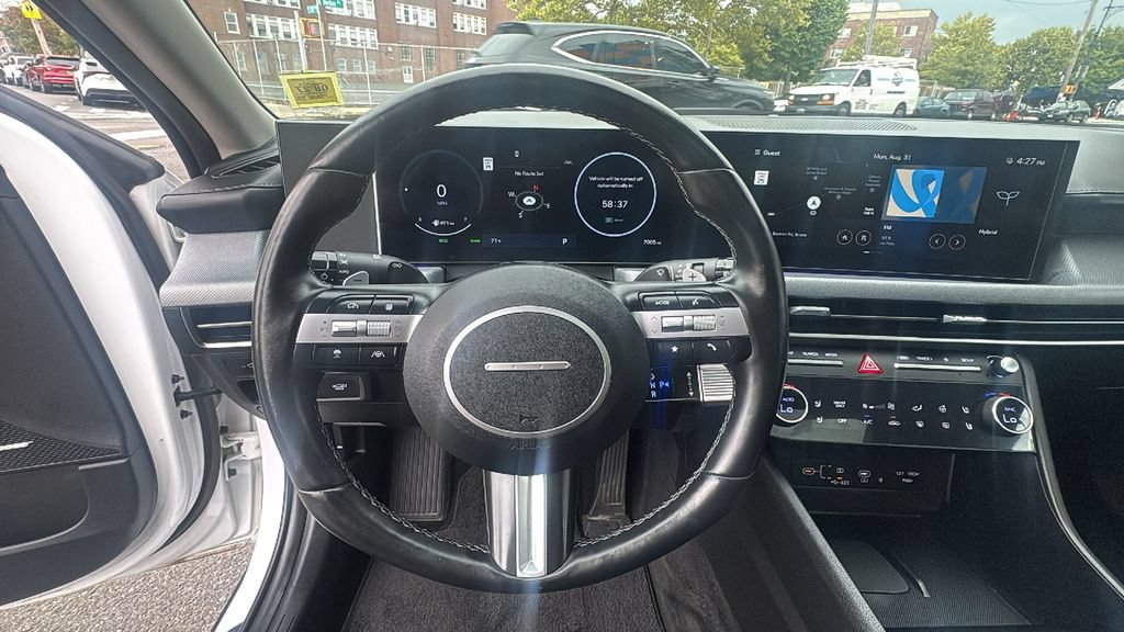 Used 2025 Hyundai Sonata Limited FWD image 15