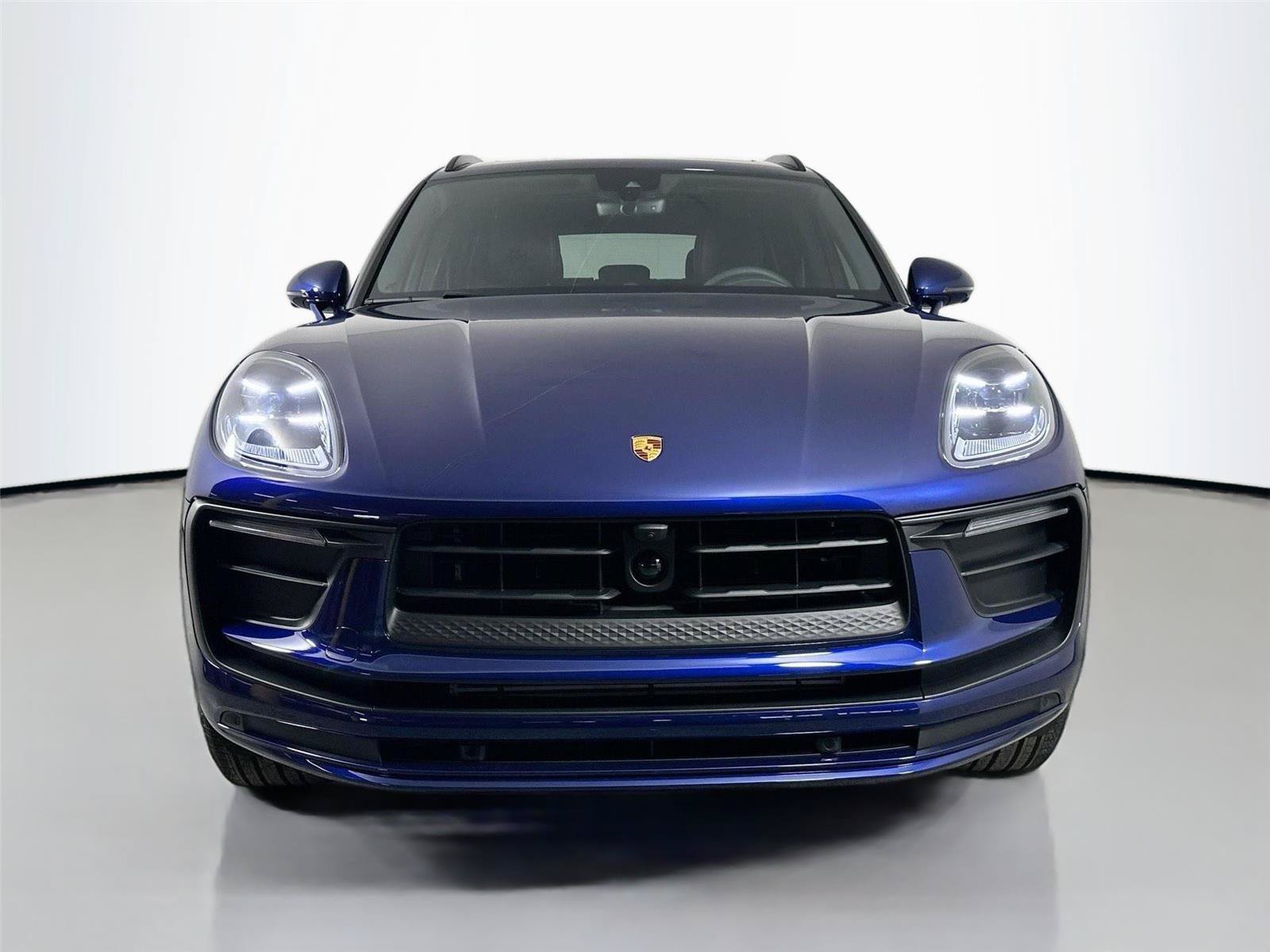 Certified 2026 Porsche Macan Turbo AWD/4WD image 10