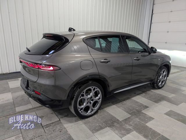 Used 2024 Alfa Romeo Tonale Ti image 4