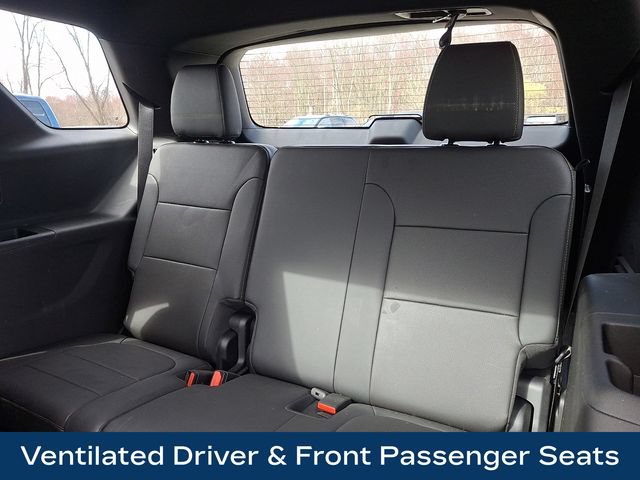 Used 2023 Chevrolet Traverse Premier AWD/4WD image 19