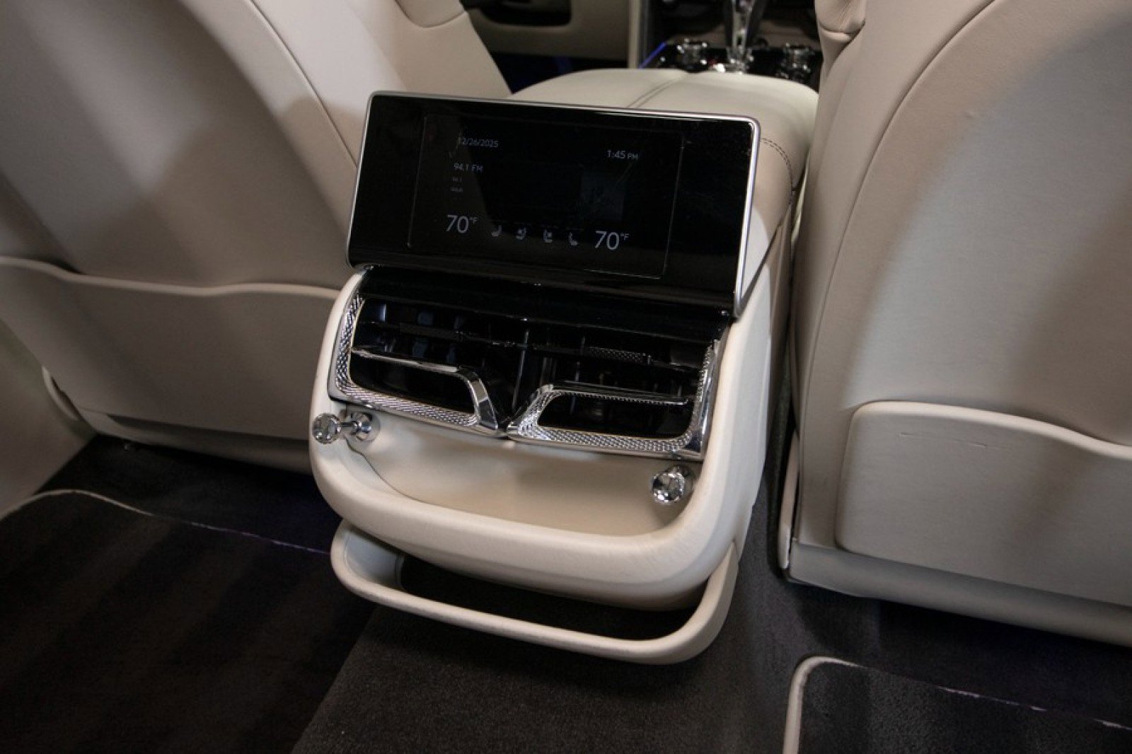 Used 2023 Bentley Flying Spur Azure image 65