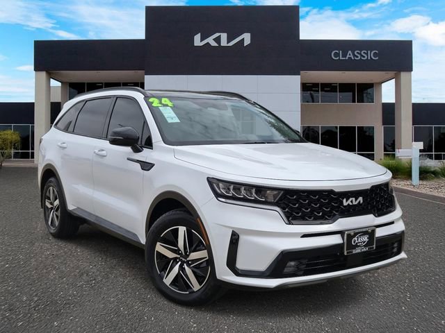 Used 2022 Kia Sorento EX w/ Panoramic Sunroof Package image 1