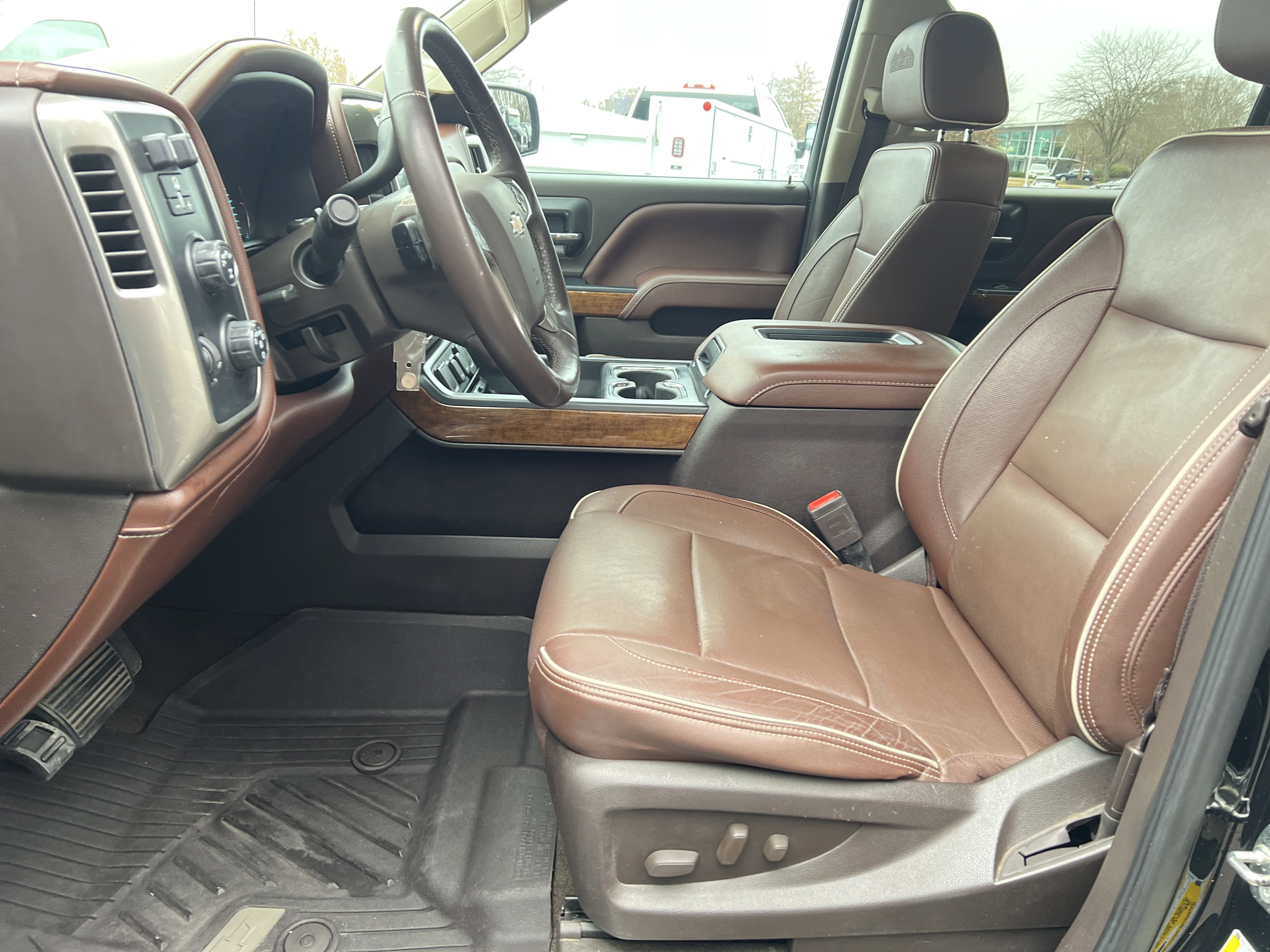 Used 2018 Chevrolet Silverado 1500 High Country image 16