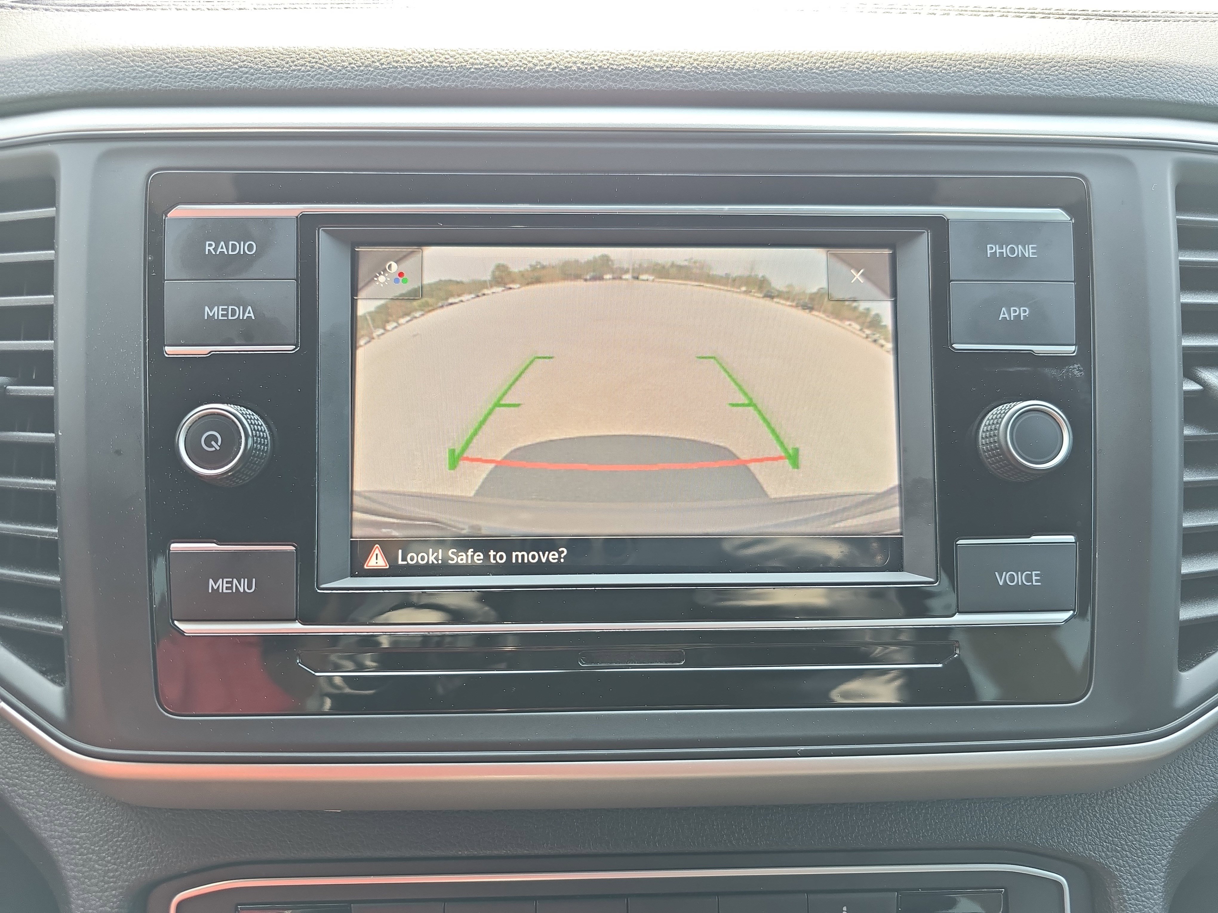 Used 2022 Volkswagen Atlas Cross Sport SE image 20