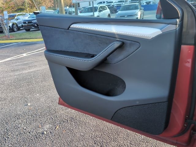 Used 2023 Tesla Model Y Long Range image 18