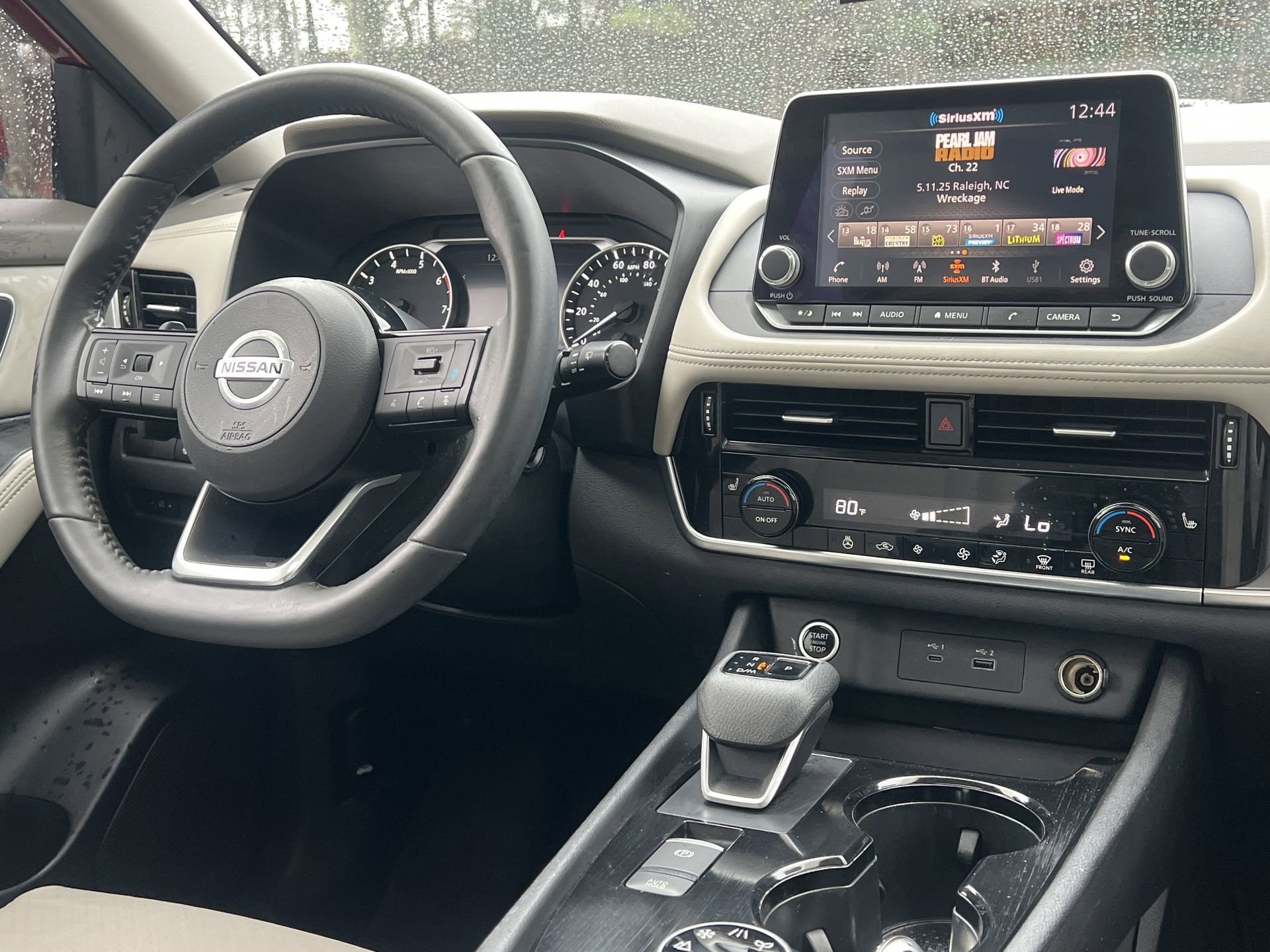 Used 2021 Nissan Rogue SV w/ Premium Package image 3