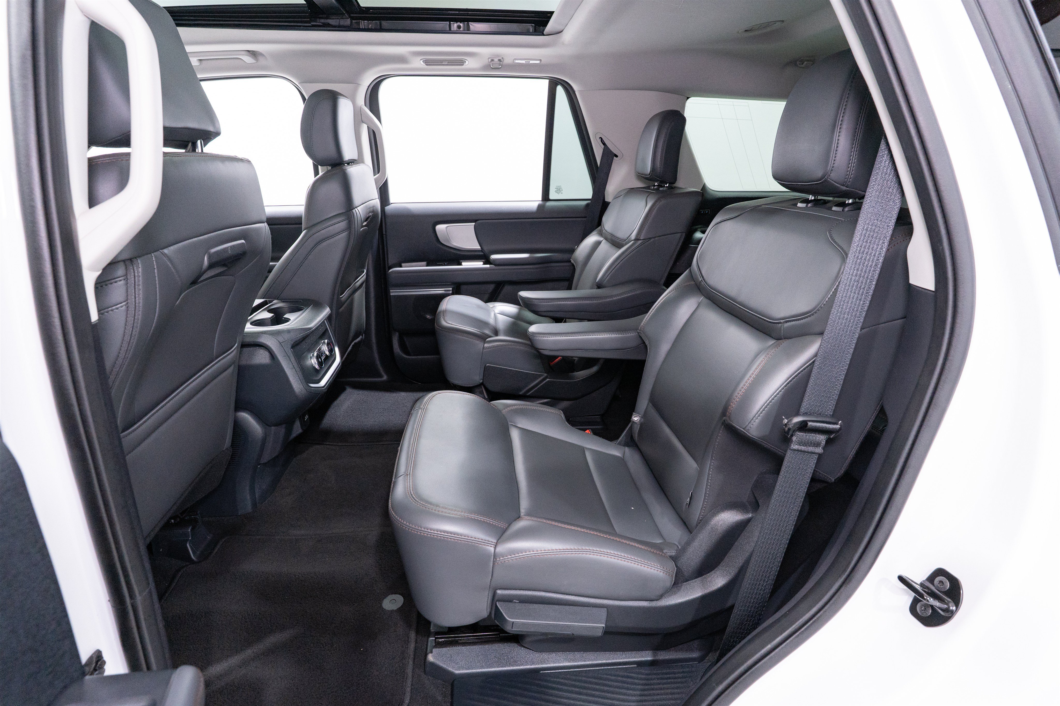 Used 2025 Ford Expedition Active AWD/4WD image 31