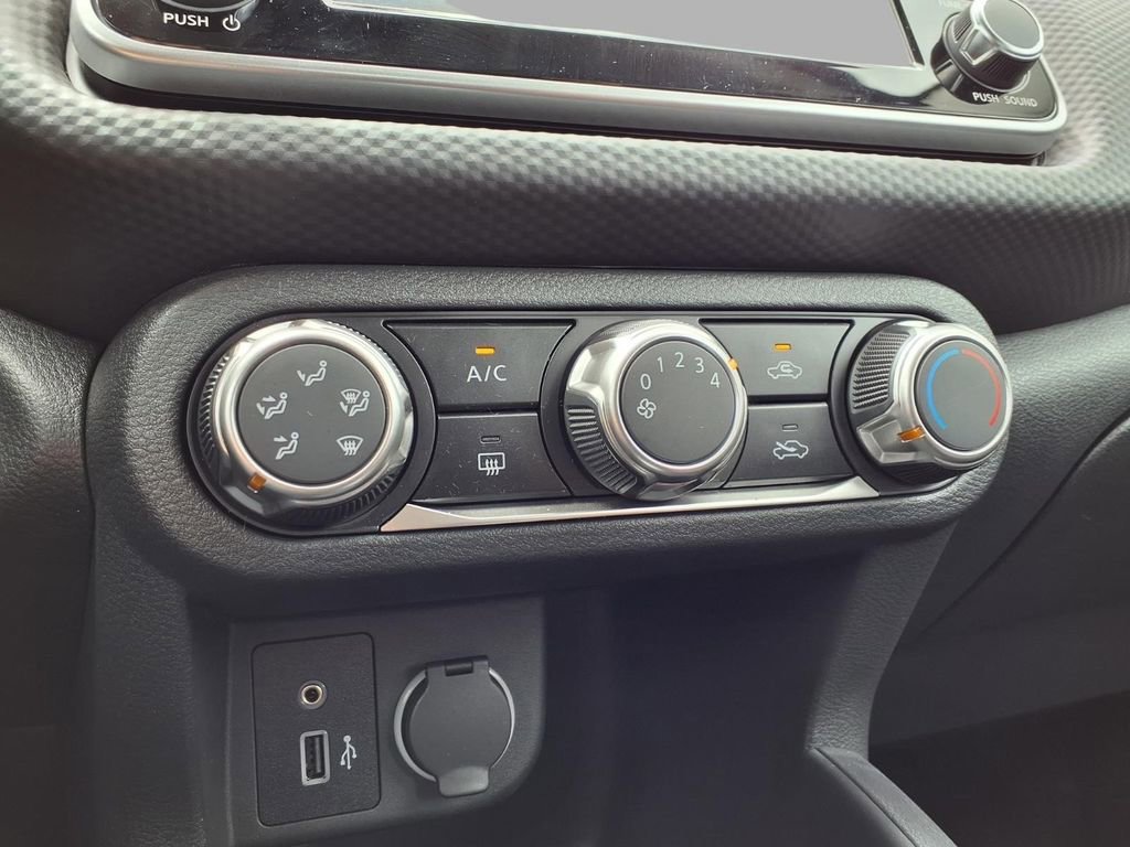 Certified 2025 Nissan Kicks Play S FWD image 8