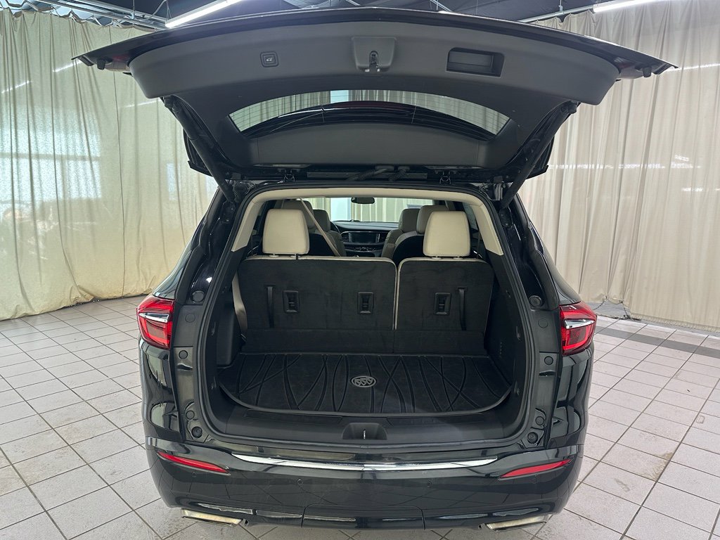 Used 2020 Buick Enclave Essence w/ Sport Touring Edition image 8
