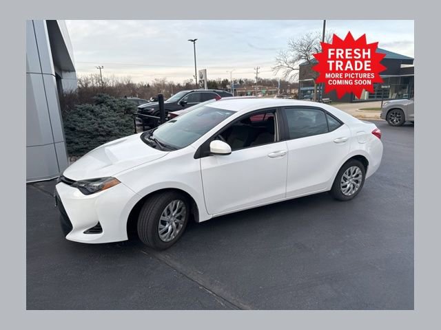 Used 2019 Toyota Corolla LE image 1