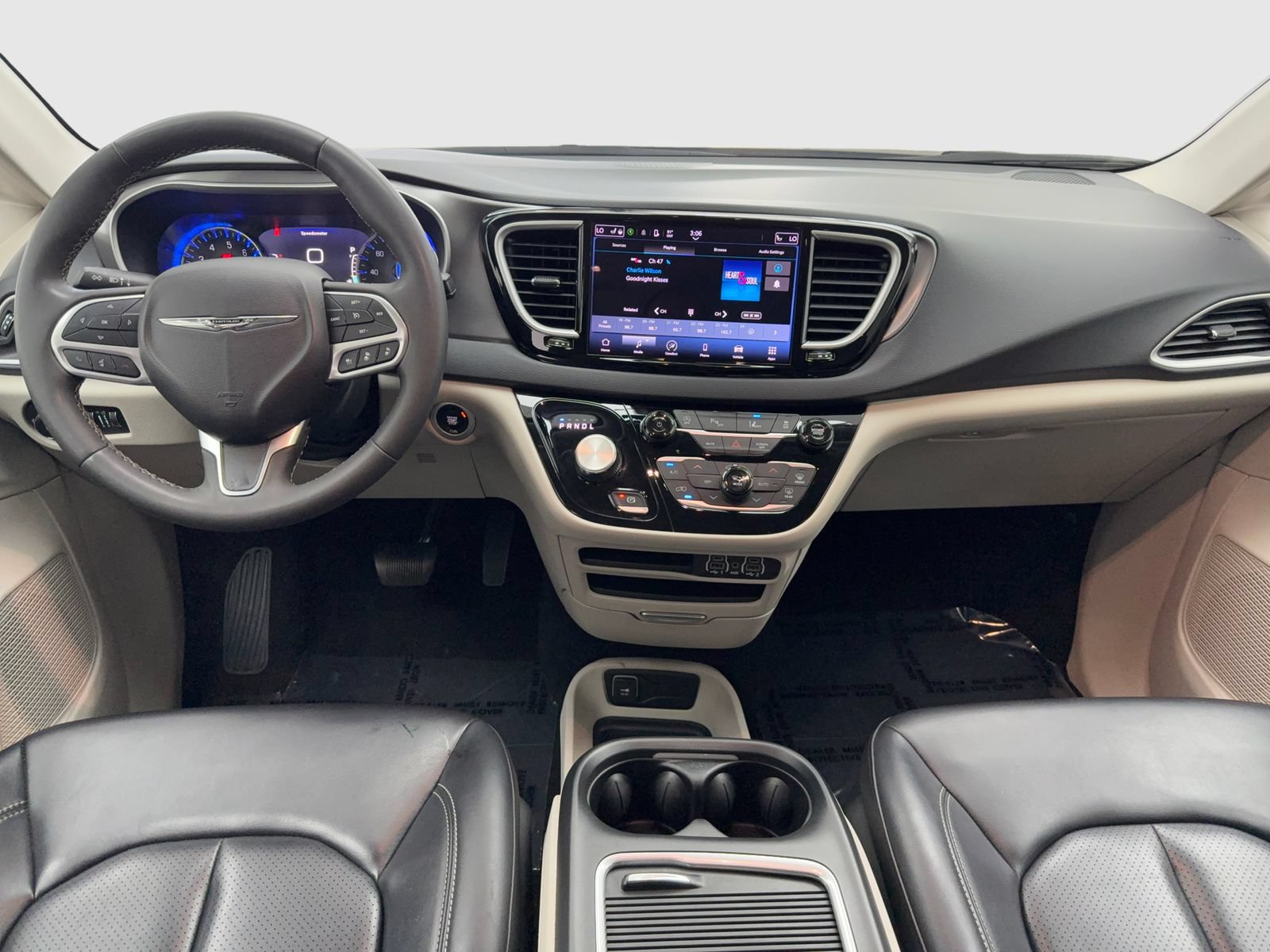 Used 2023 Chrysler Pacifica Touring-L FWD image 20