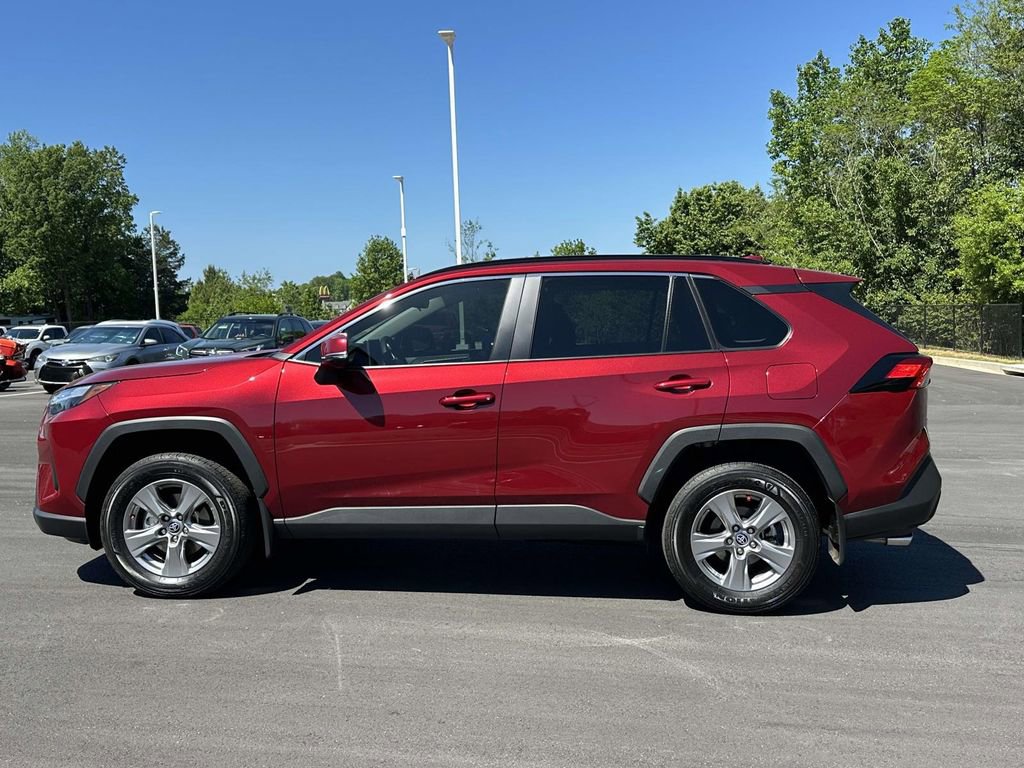 Used 2025 Toyota RAV4 XLE w/ Convenience Package image 24